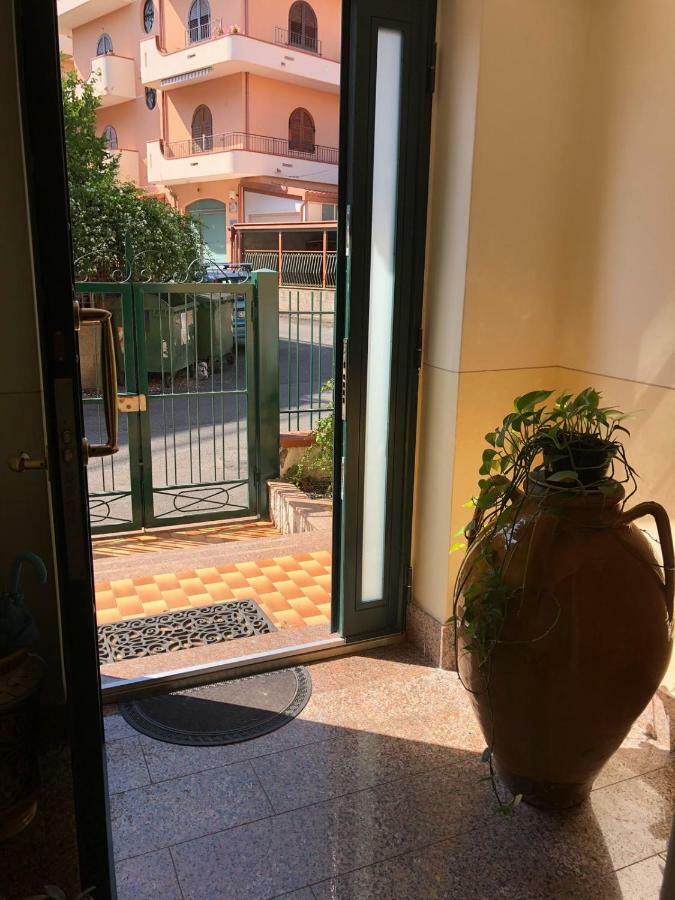 Atticus Apartment Giardini Naxos Exterior foto